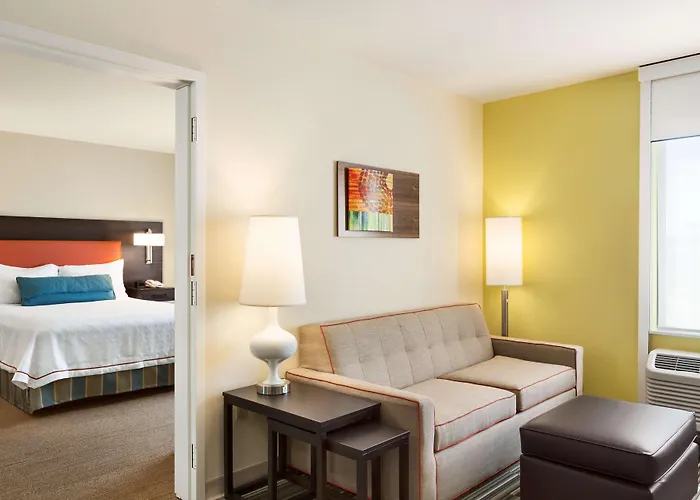 Home2 Suites by Hilton Farmington / Bloomfield